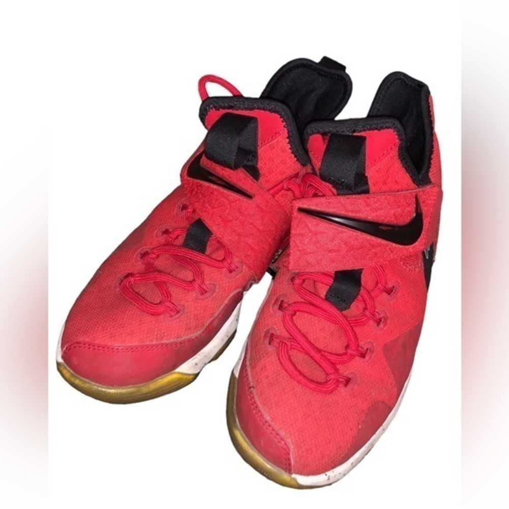 Nike Lebron XIV GS  859468-600  University Red / Black‎ / White US Size 3.5y